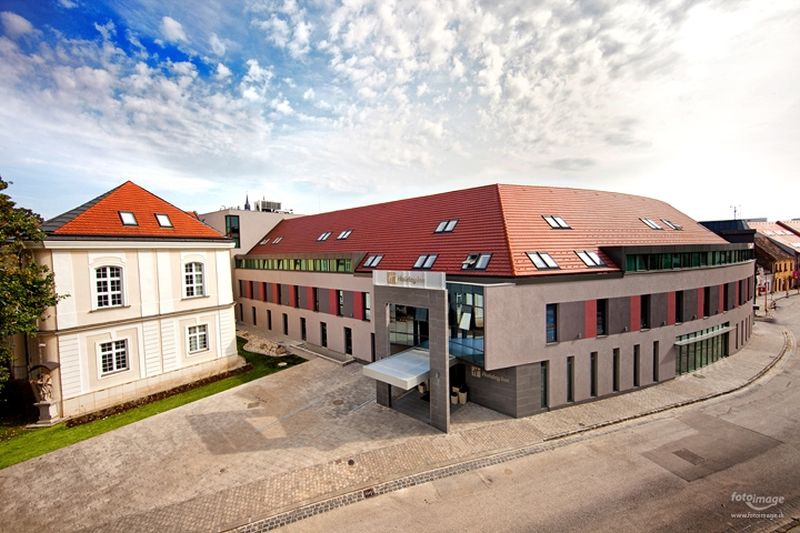horvat holiday inn